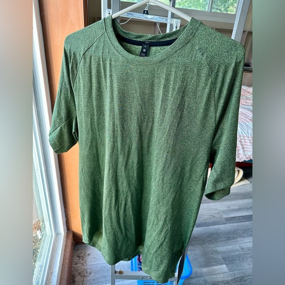 Lululemon Drysense Training Short Sleeve Shirt in Black / Faded Zap - Picture 4 of 12